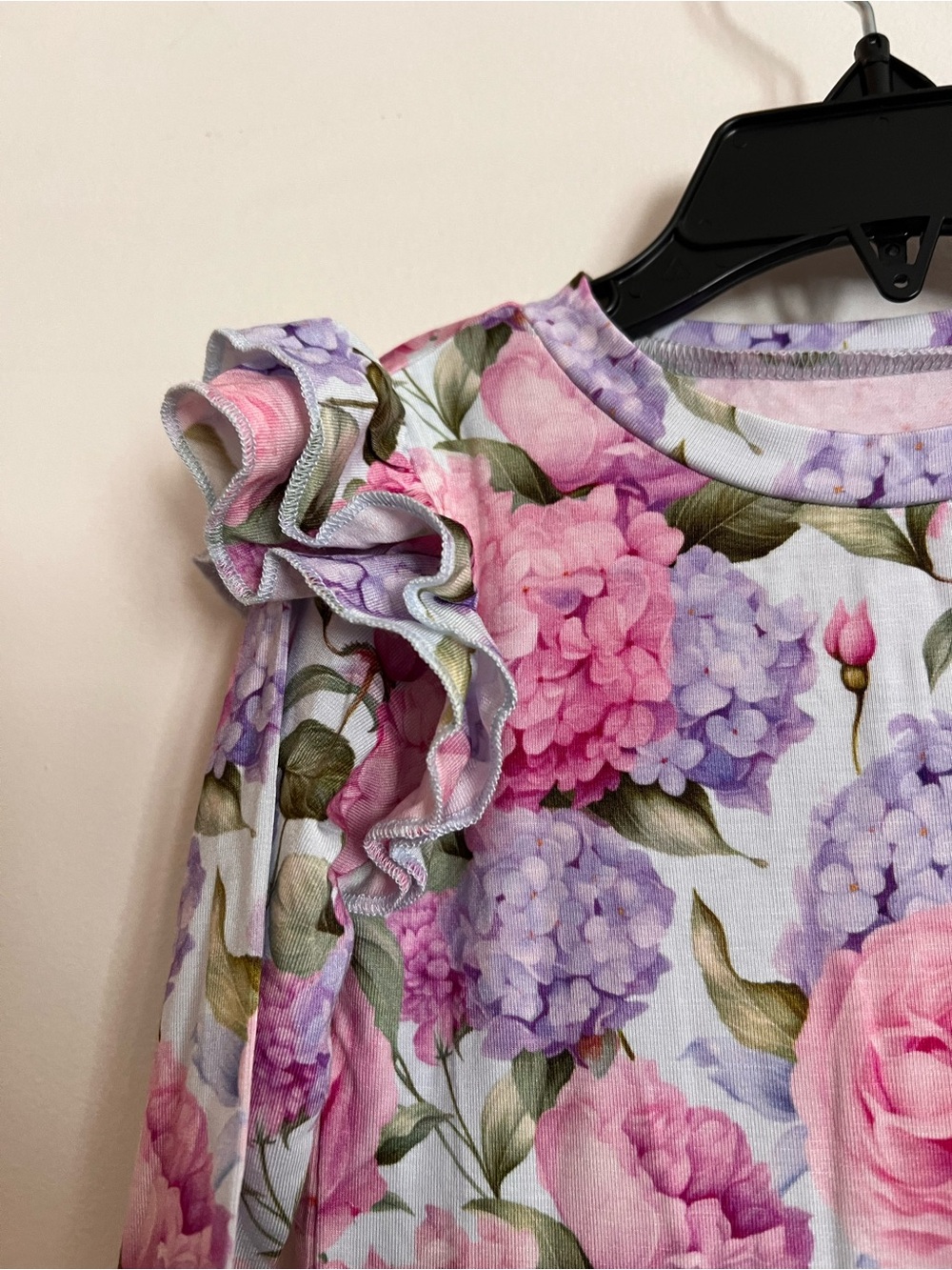 Bums & Roses Floral Ruffle-Shoulder Pajama Set - Pink & Purple - Picture 2 of 7